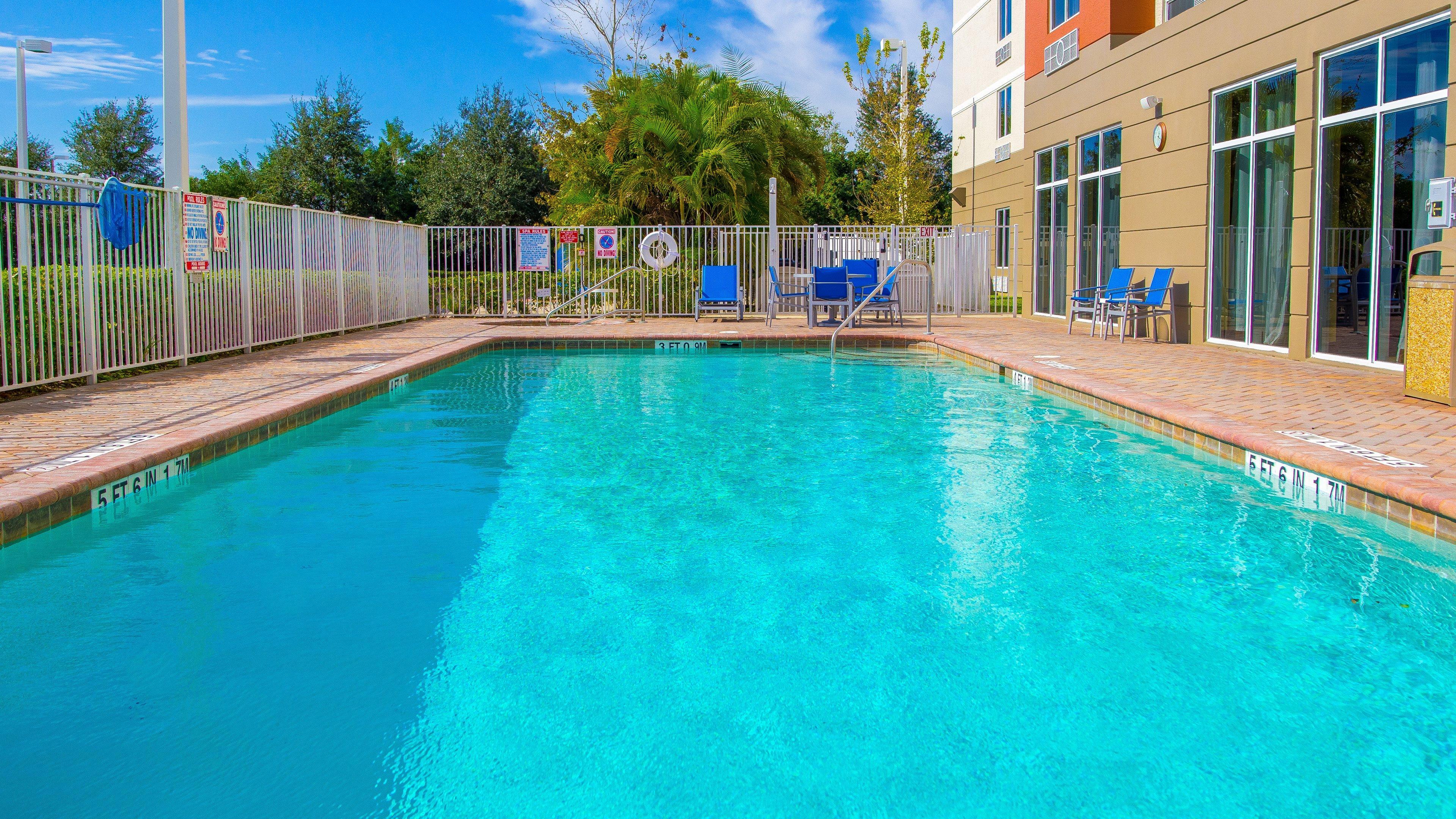 Holiday Inn Express Hotel & Suites Palm Bay By Ihg Εξωτερικό φωτογραφία